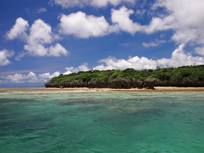 一度は見たい絶景の川平湾へ